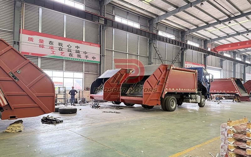 Isuzu junk truck production line