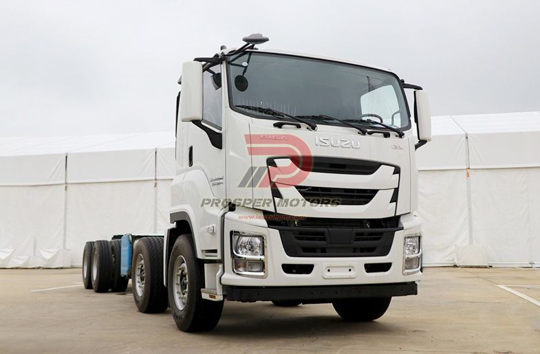 ISUZU CYH 8X4 6UZ1 10L 380PS GIGA TRUCK CHASSIS
