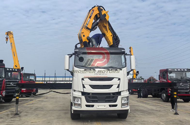 ISUZU CYH GIGA 8X4 28T KNUCKLE BOOM KRAANVRAGMOTOR