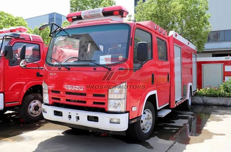 ISUZU FRR 4TON skuim tender vragmotor 4000 liter handrat 4x4