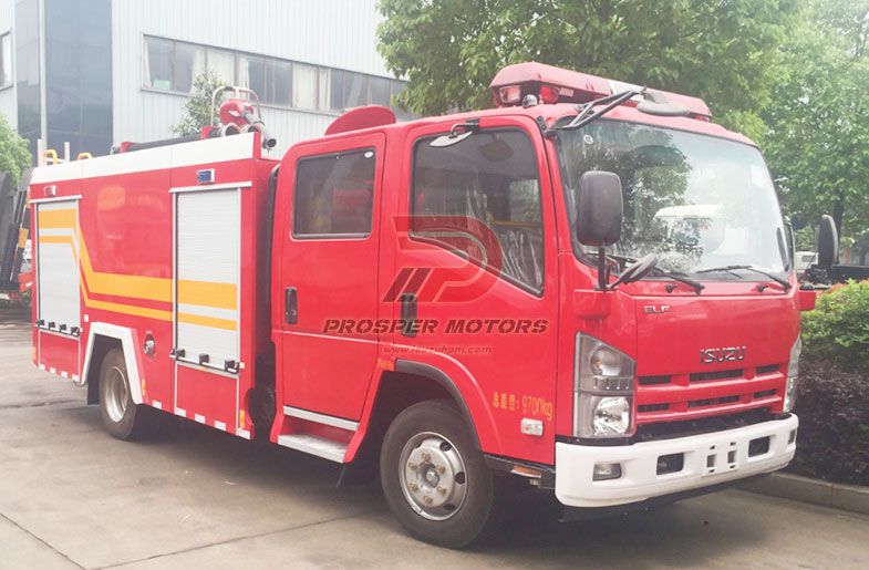ISUZU FRR 4TON skuim tender vragmotor 4000 liter handrat 4x4
