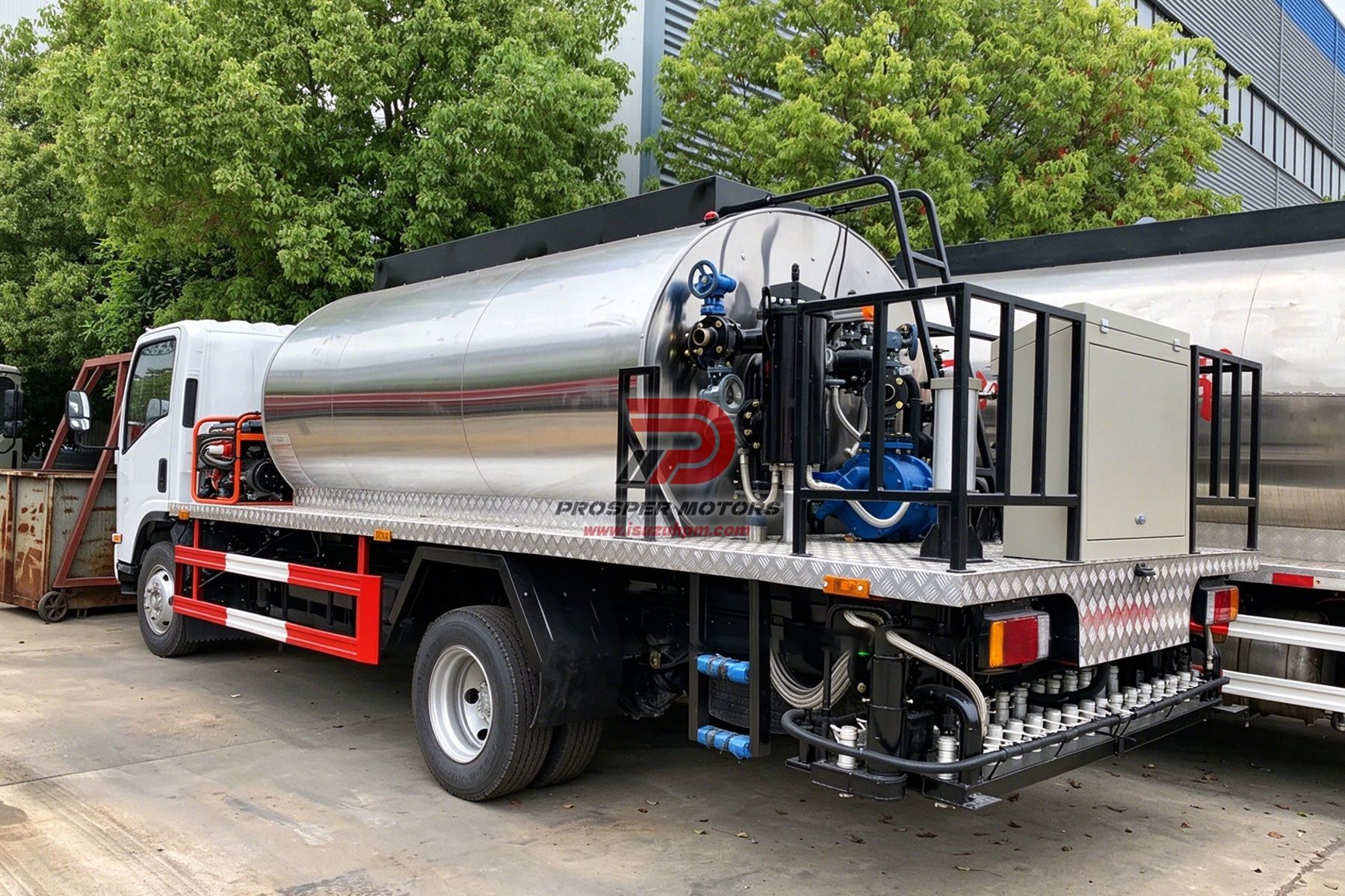 ISUZU FRR 4X2 6m3 6Ton 6000L Bitumen Sprayer Truck