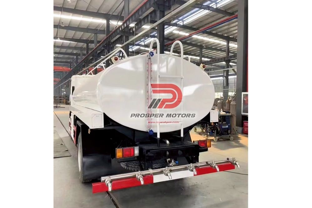 ISUZU FRR 4X2 Stainless Steel 5000L Milk Tank Truck