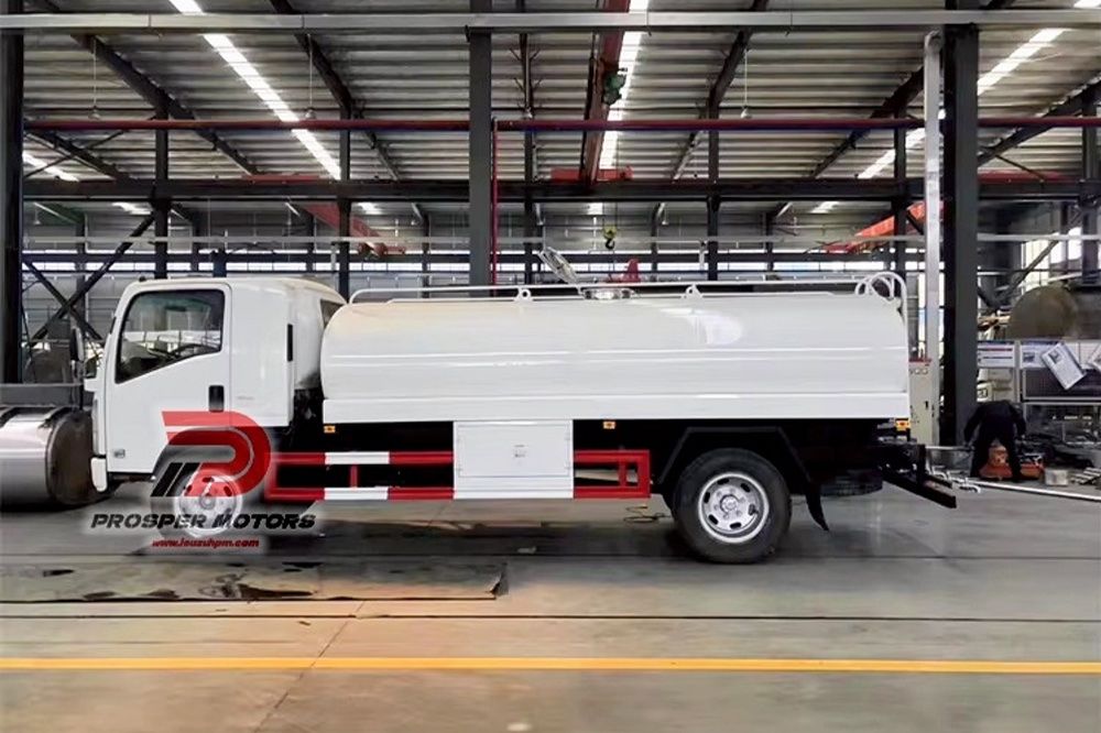 ISUZU FRR 4X2 Stainless Steel 5000L Milk Tank Truck