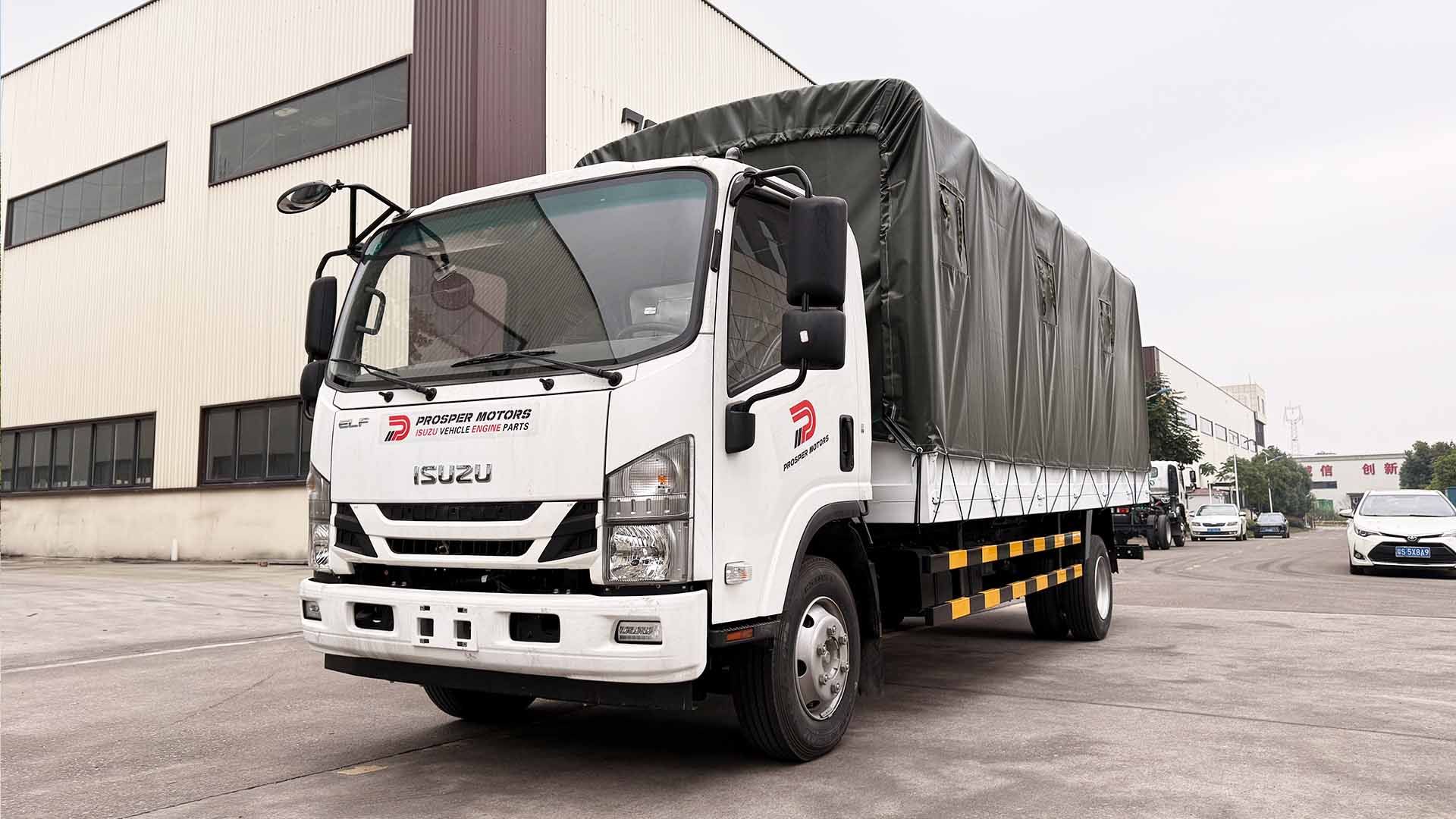 Caminhão transportador de tropas ISUZU FRR