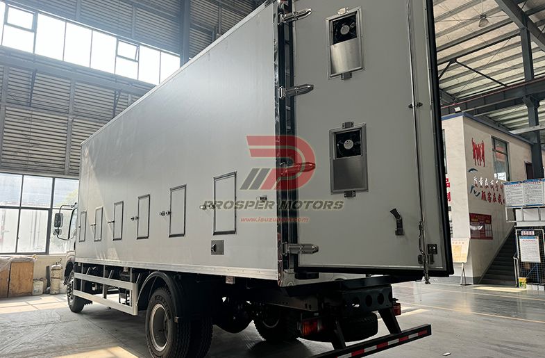 Camion de transport de poussins de jour ISUZU 4x2 FRR 5.2L 6TON 6000kg