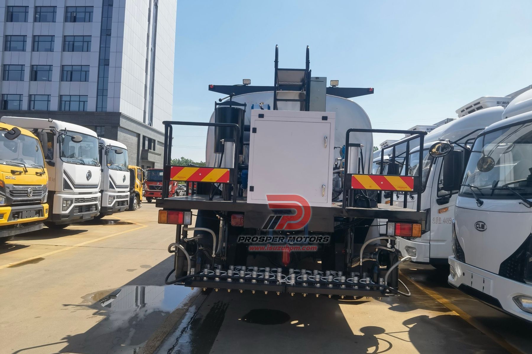 ISUZU FVR 4X2 10m3 10Ton 10000L Asphalt Sprayer Truck