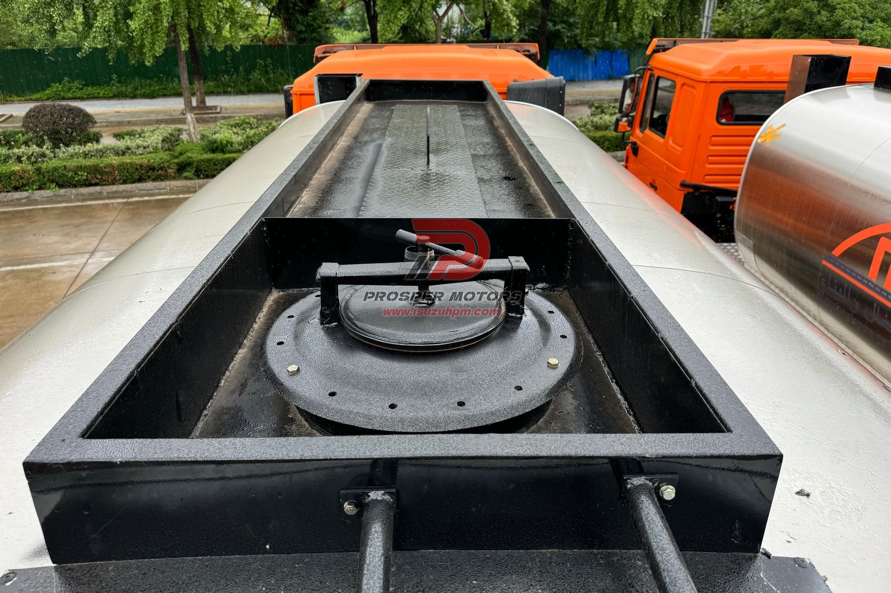 Handwheel Manhole Cover with Drip Trough