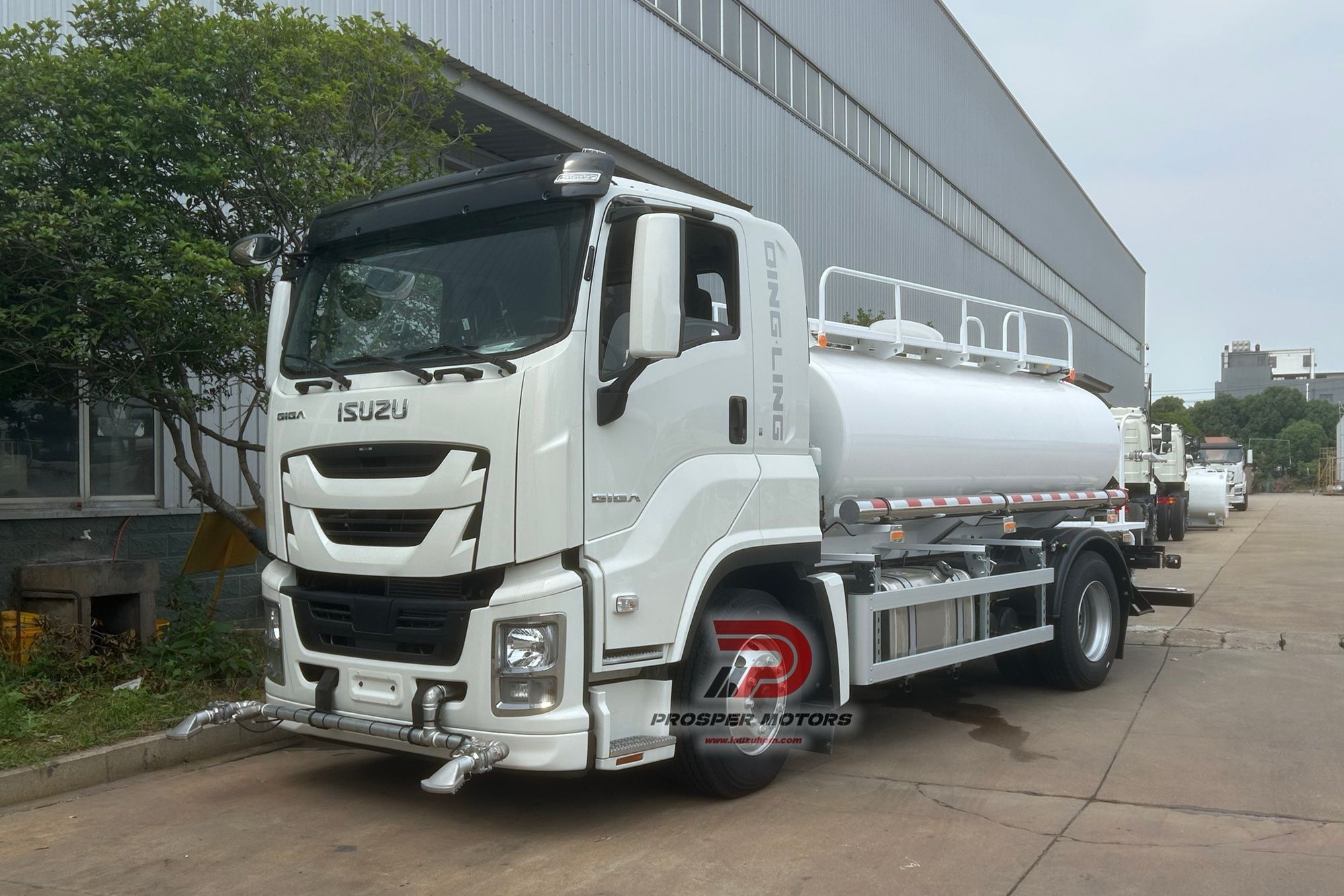 ISUZU FVR 4x2 8m³ Water Sprayer Truck-blog.jpg