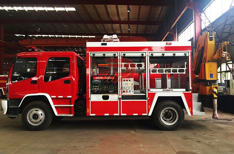 ISUZU FTS ýangyn halas ediji 4x2 ýa-da 4x4 gyssagly kömek