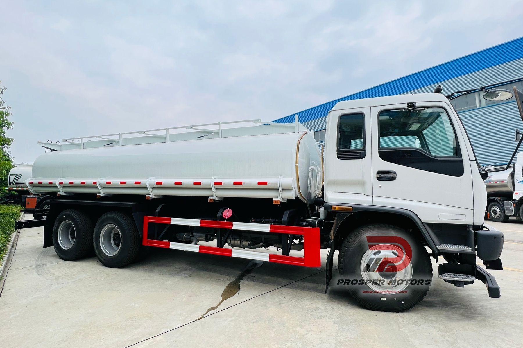 ISUZU FVZ 6x4 Multi-compartment Milk Taker Truck