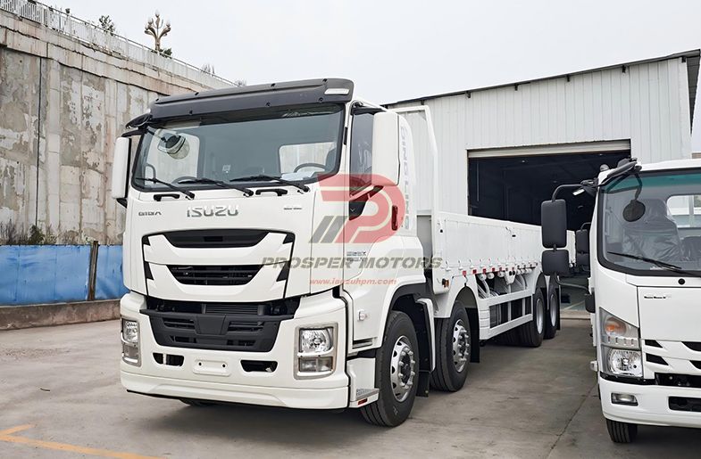 ISUZU CYH 8X4 6WG1 30-35 ټنه دروند فلیټ بیډ کارګو ټرک