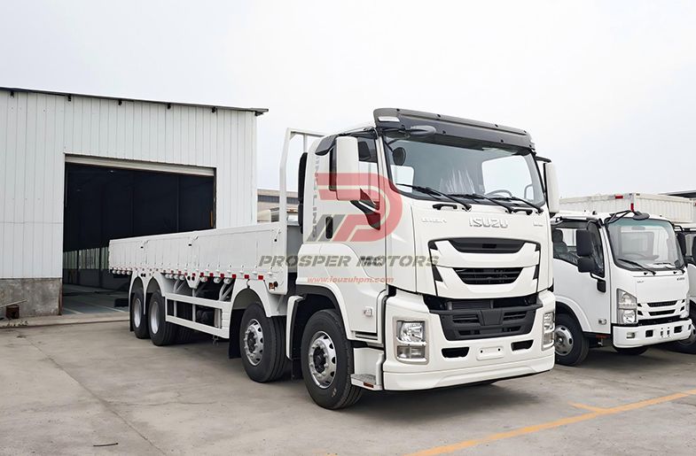 ISUZU CYH 8X4 6WG1 30-35 ټنه دروند فلیټ بیډ کارګو ټرک