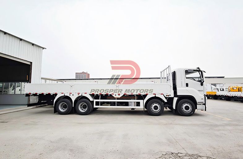 ISUZU CYH 8X4 6WG1 30-35 ټنه دروند فلیټ بیډ کارګو ټرک