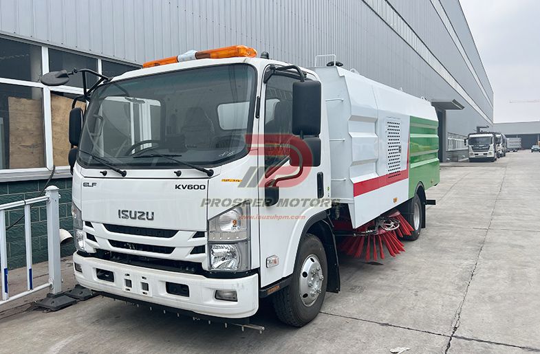 ISUZU NPR Sweeper Truck 4 Cubic Meters 4ton