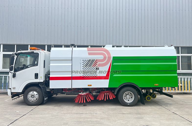 ISUZU NPR Sweeper Truck 4 Cubic Meters 4ton