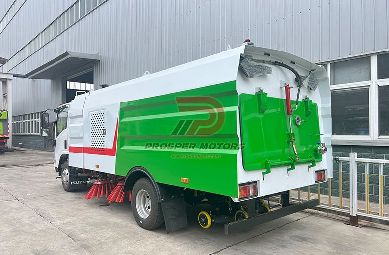 ISUZU NPR Sweeper Truck 4 Cubic Meters 4ton