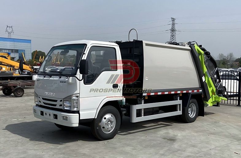 ISUZU NKR 4CBM TRASH BRUCKS