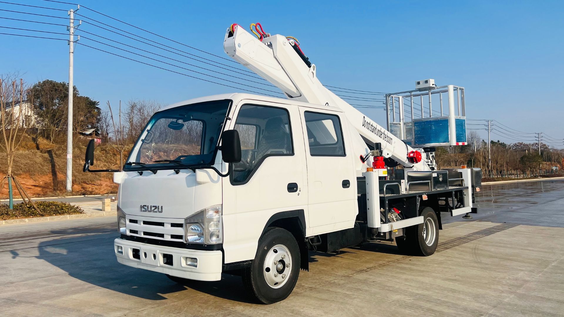 CAMINHÃO MANLIFT ISUZU NKR 4X2 18M