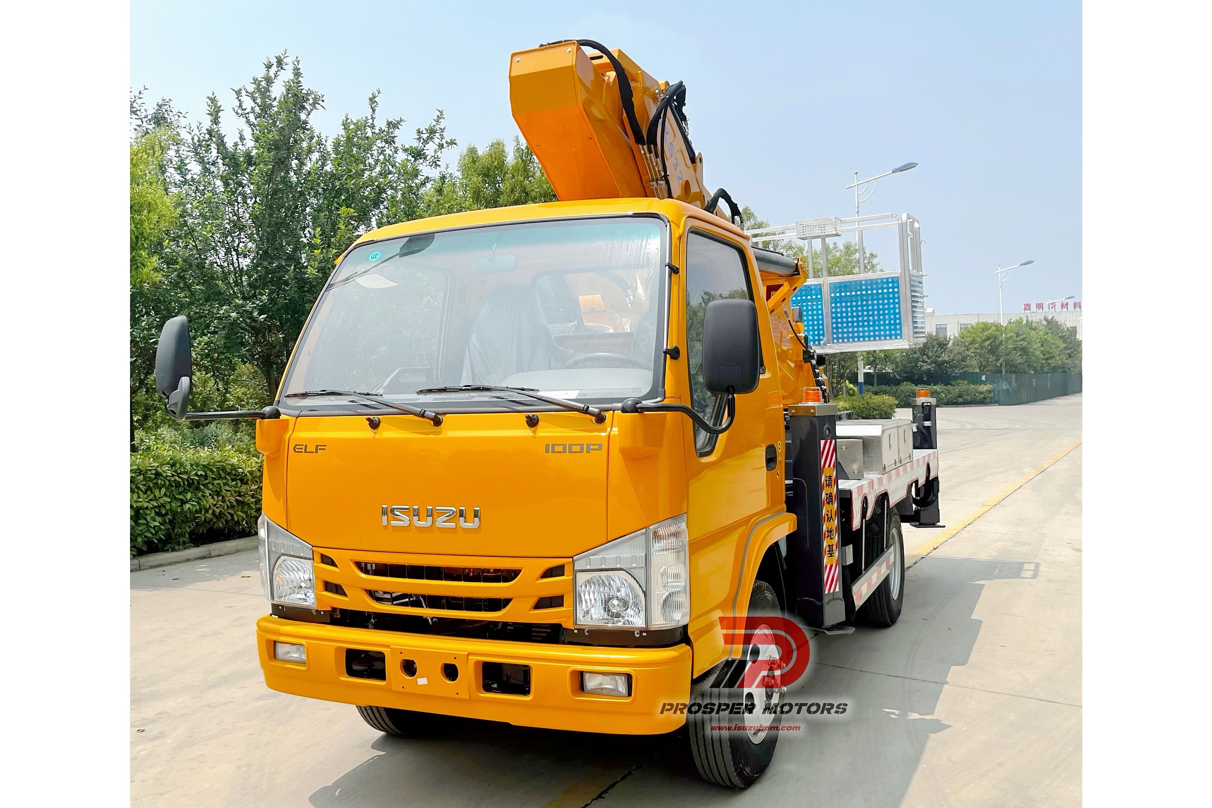 ISUZU NPR 4X2 32M truck mounted manlift