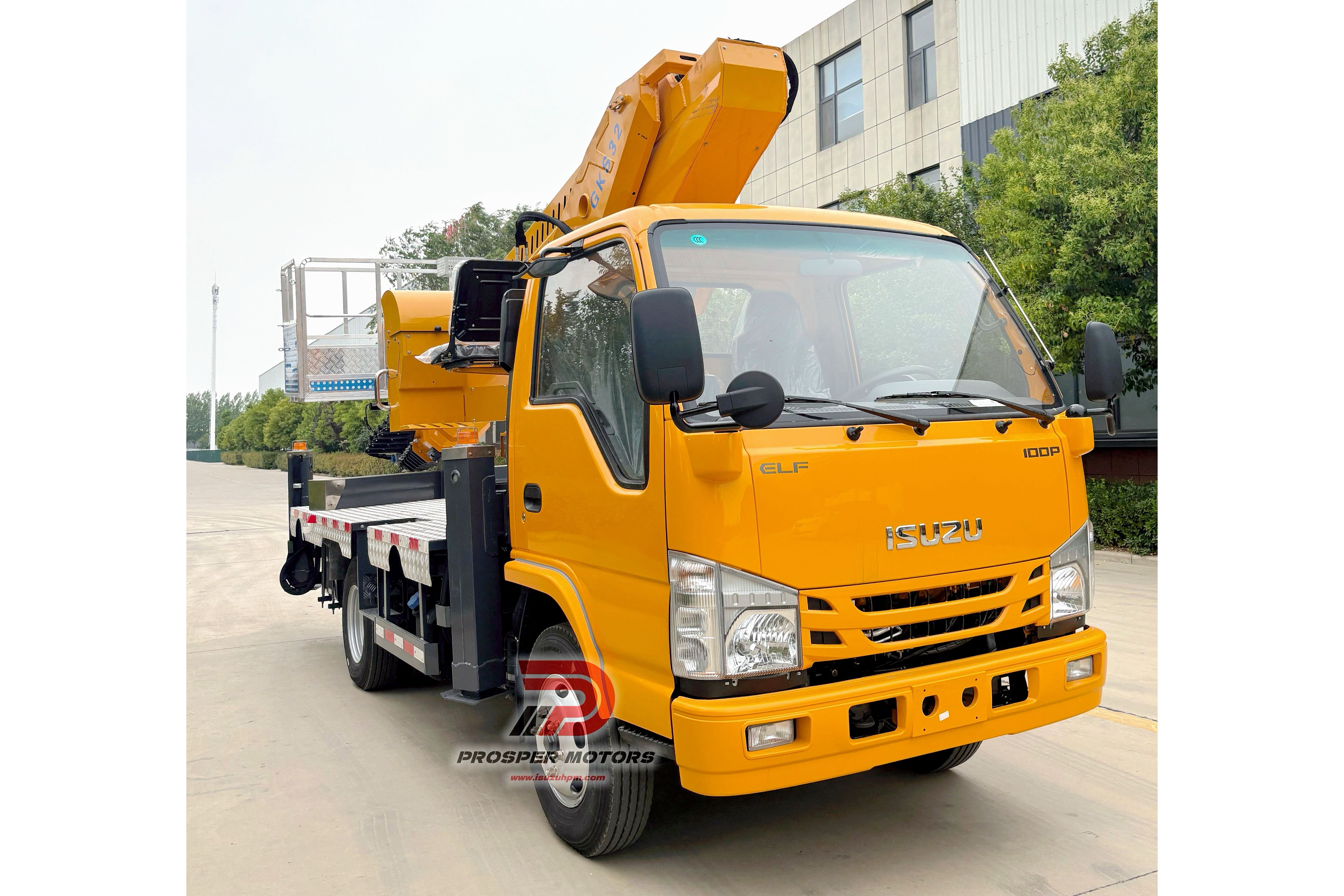 ISUZU NPR 4X2 32M truck mounted manlift