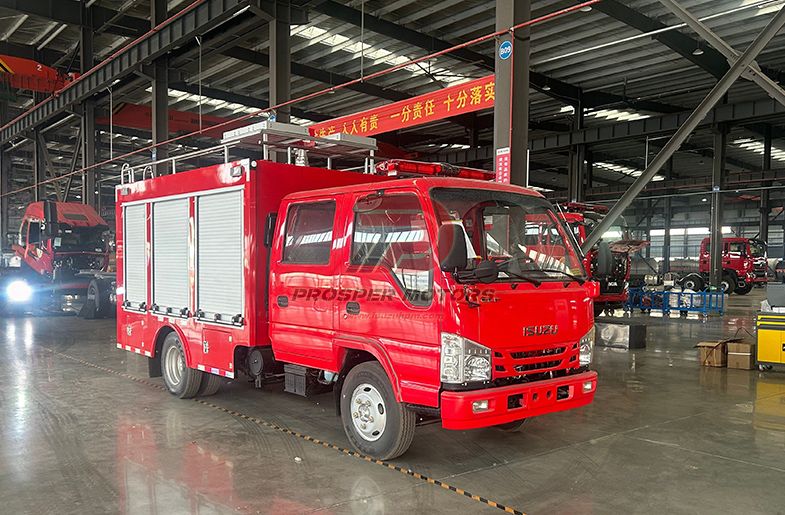 ISUZU NKR فائر ریسکیو گاڏي