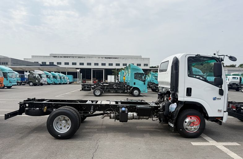 ISUZU NPR 4X2 4JH1 3.0L 120PS QINGLING LIGHT жүк ташуучу унаа шасси