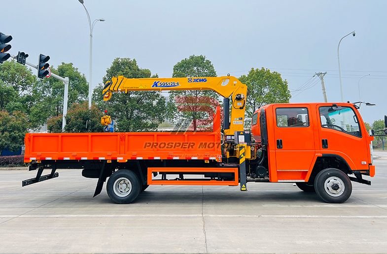 ISUZU NPS 4X4 5T STARGHT ARM BOOM CRANE TRUCK