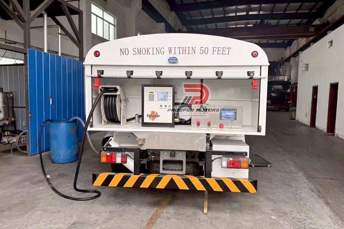 ISUZU NQR brandstofvragmotorJ 5000L 3 kompartement met brandstofbak 5000L (1 kompartement) srcset=