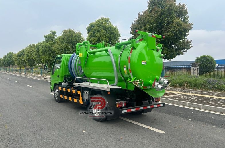 ISUZU QKR 4X2 3LITERS 3M³ SEWAGE SUCTION TRUCK