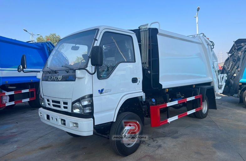 ISUZU QKR 4X4 5 CBM roska-auto