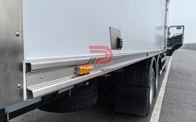 ISUZU 6X4 Cooler Truck LED žibintai