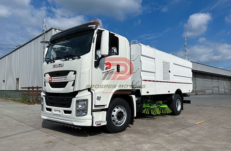 ISUZU 4x2 GIGA 5,2 l 3000 l vody a 7 000 l prachu Nákladní automobil pro čištění ulic