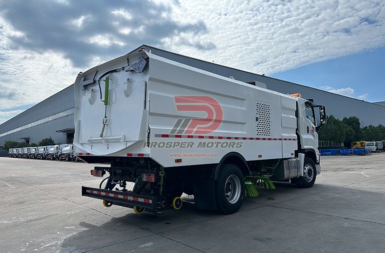 ISUZU 4x2 GIGA 5,2 l 3000 l vody a 7 000 l prachu Nákladní automobil pro čištění ulic