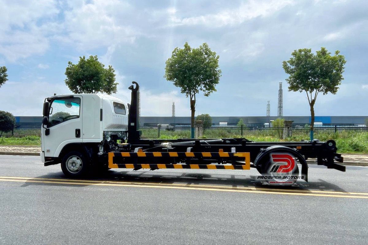 Isuzu FRR 4x2 gancho elevador caminhão de lixo-2(1).JPG