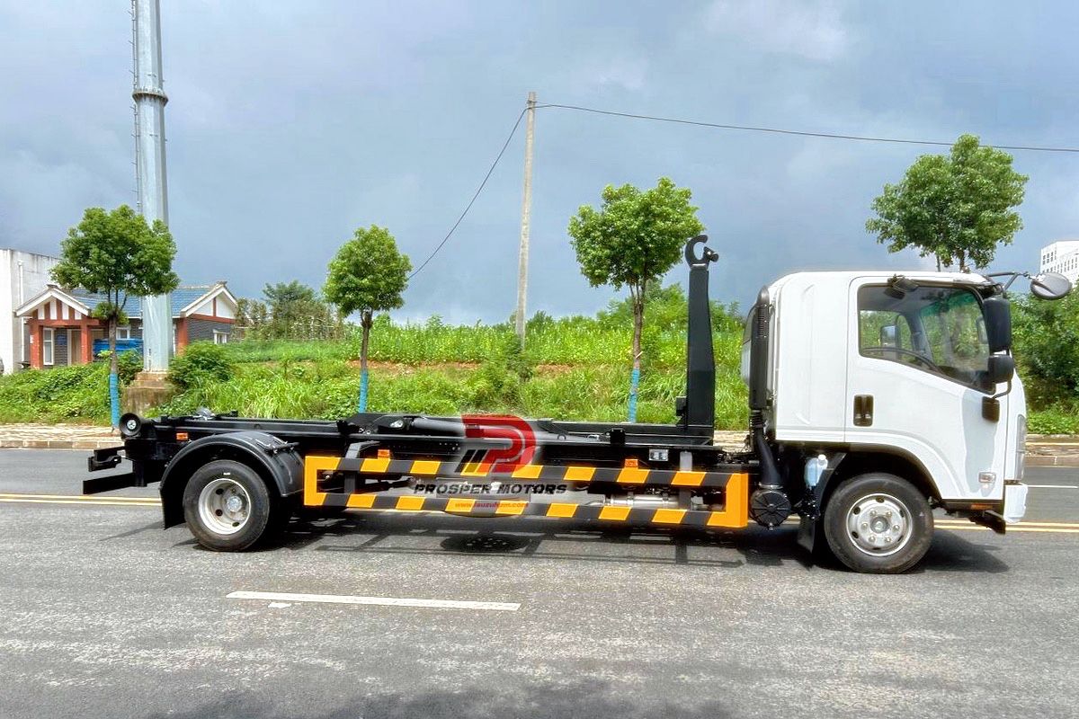 Isuzu FRR 4x2 gancho elevador caminhão de lixo-4(1).JPG