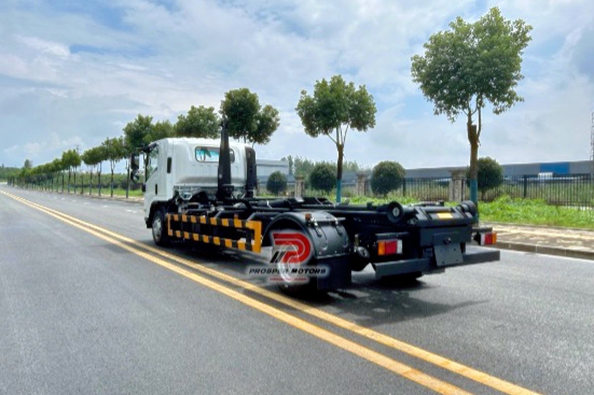 Isuzu FRR 4x2 gancho elevador caminhão de lixo-7(1).JPG