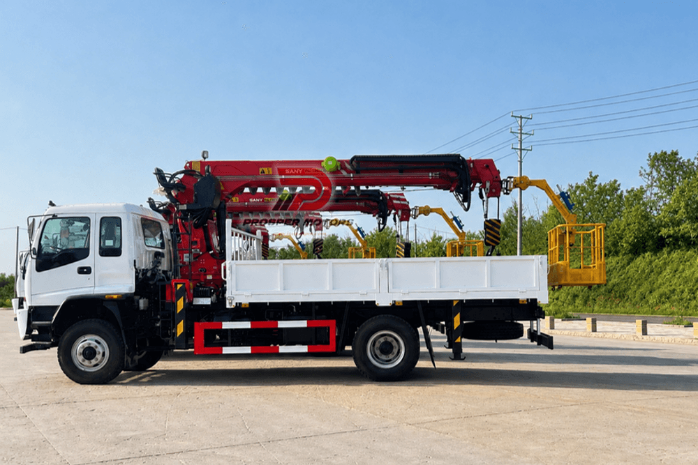 Isuzu FTS 4x4 caminhão-guindastes montados com trados-7(1).PNG