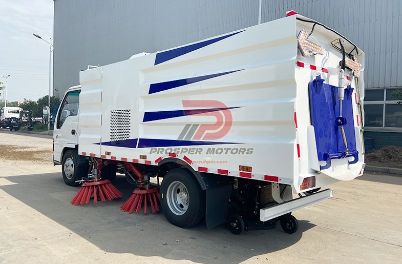 کامیون جارو خیابانی ISUZU QKR 5 تن 4x2 5000 لیتری