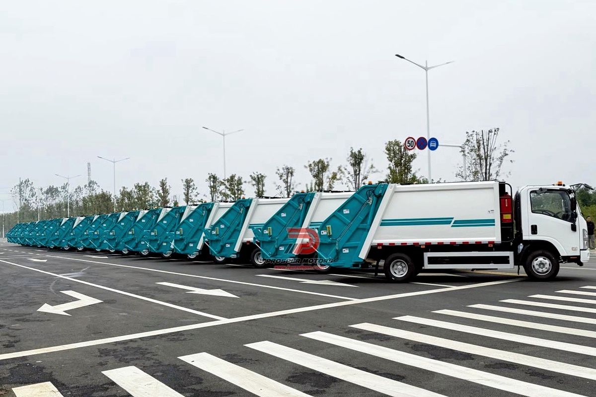 20 Isuzu NPR 4x2 6 m³ Garbage Compactor Trucks Delivered to Syria