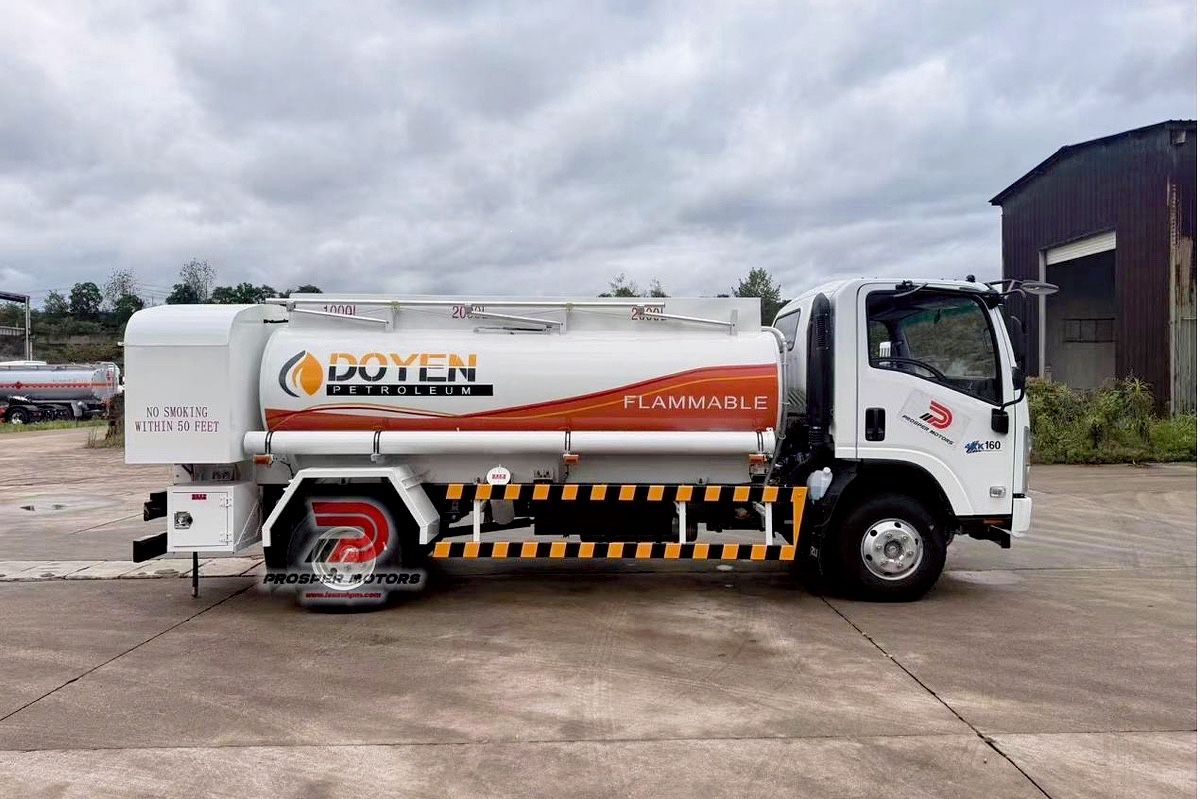 Isuzu Caminhão de combustível NQR 4x2 5(1).JPG