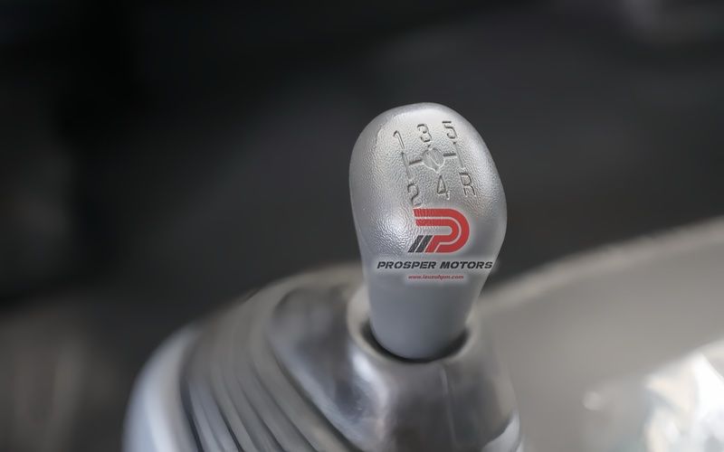 ISUZU NKR 6W 3CBM KIPER KAMION - Performanse i prednosti prijenosa