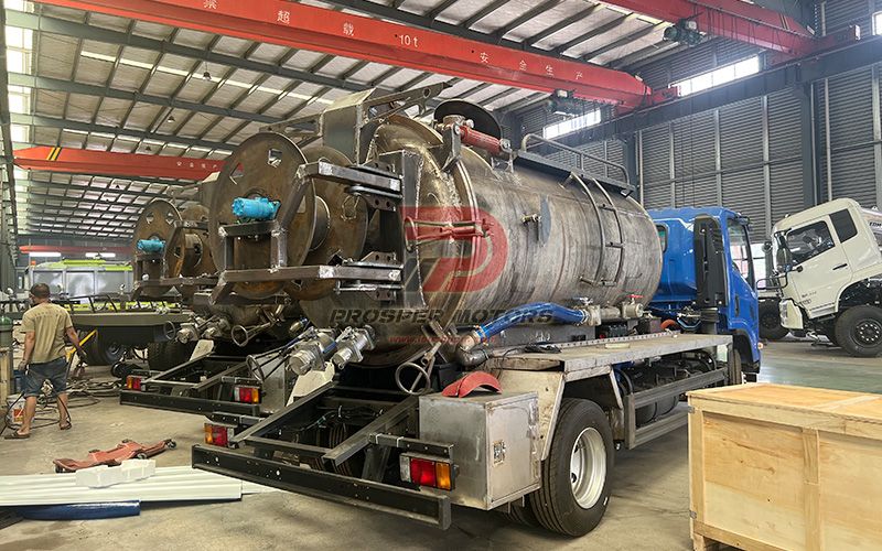 High jetting sewage truck production