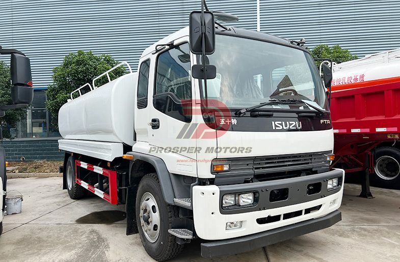 ISUZU FTR 4X2 4HK1 10Ton 10,000L 316L اسٽينلیس پيئڻ جو پاڻي ورهائيندڙ ٽرڪ