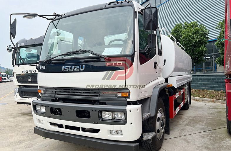 ISUZU FTR 4X2 4HK1 10Ton 10,000L 316L اسٽينلیس پيئڻ جو پاڻي ورهائيندڙ ٽرڪ