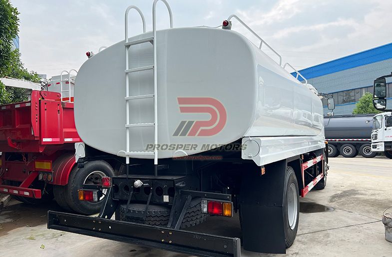 ISUZU FTR 4X2 4HK1 10Ton 10,000L 316L اسٽينلیس پيئڻ جو پاڻي ورهائيندڙ ٽرڪ