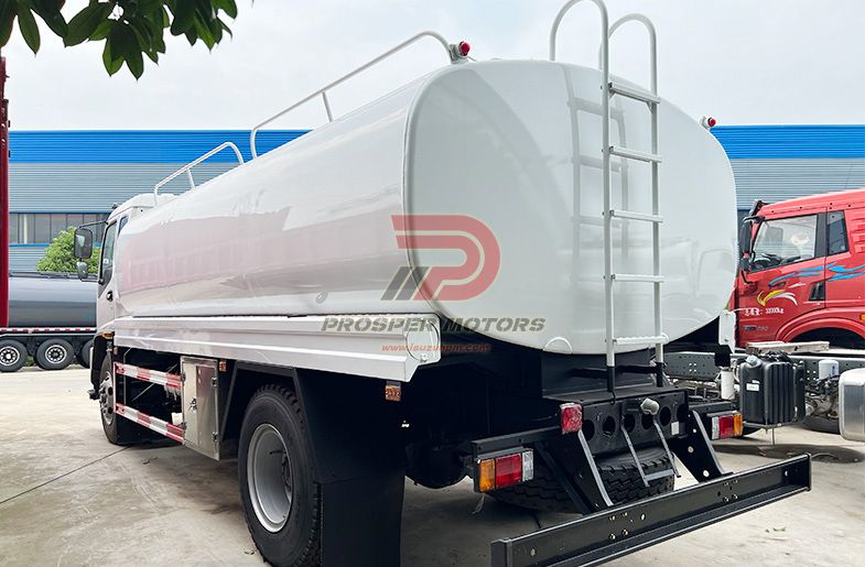 ISUZU FTR 4X2 4HK1 10Ton 10,000L 316L اسٽينلیس پيئڻ جو پاڻي ورهائيندڙ ٽرڪ