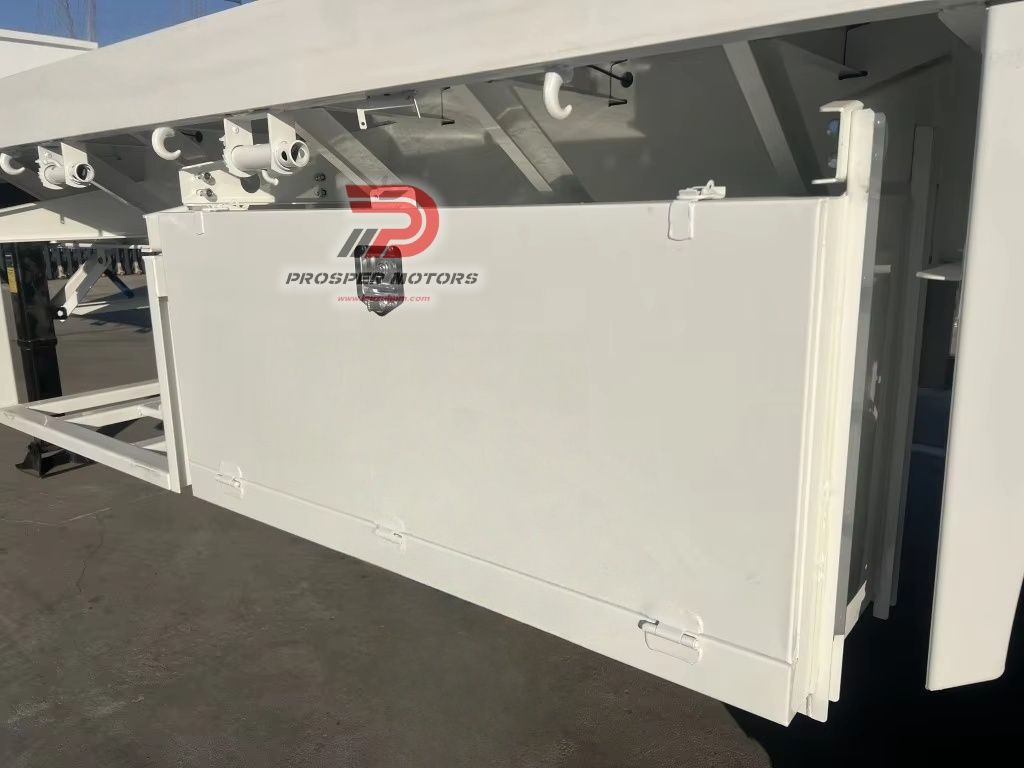 Three-axle heavy-duty flatbed cargo semi trailer with protective tailgate